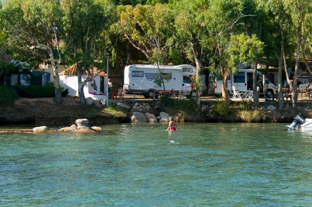 Отель Camping Baia Saraceno Палау Экстерьер фото