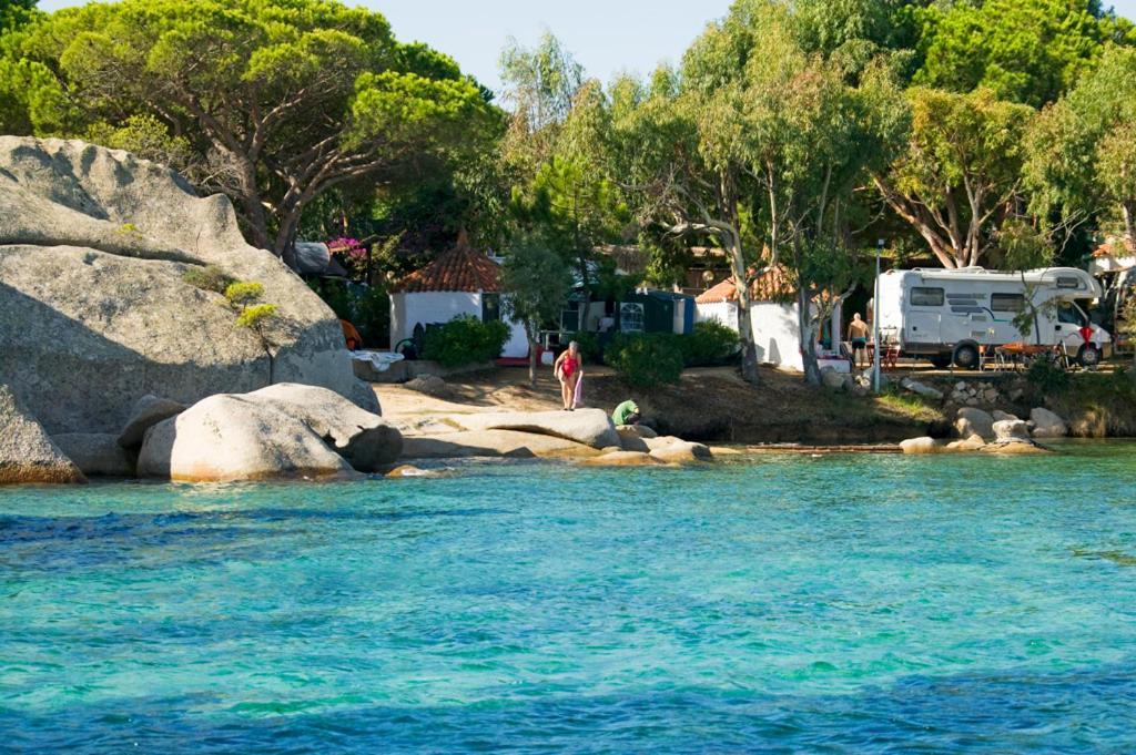 Отель Camping Baia Saraceno Палау Экстерьер фото