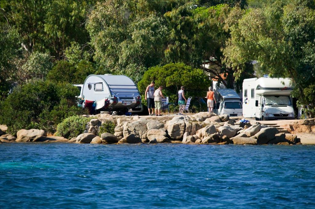 Отель Camping Baia Saraceno Палау Экстерьер фото