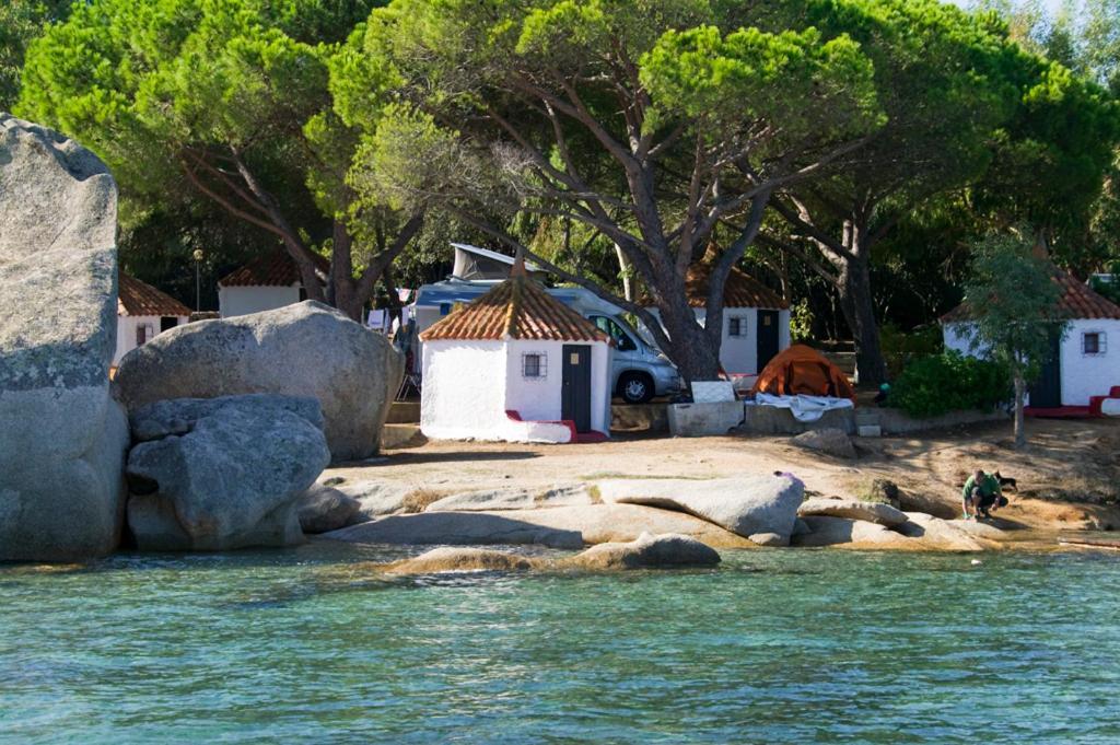 Отель Camping Baia Saraceno Палау Экстерьер фото